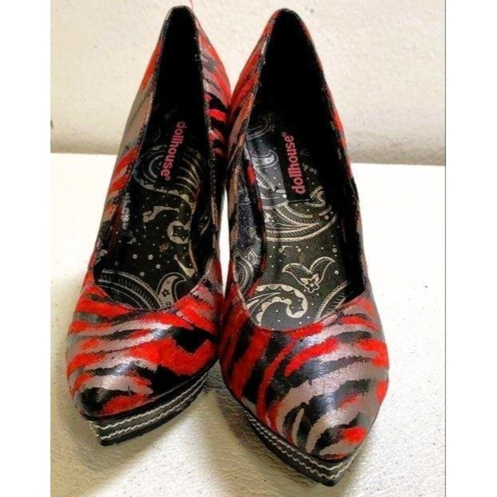 Vintage Dollhouse Hannah Red Tiger Stripe Platform Heels Pumps 7.5